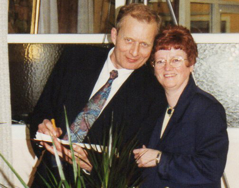 Tove og Henning Ahlmann under indvielsen i 1996 - Taurusvej